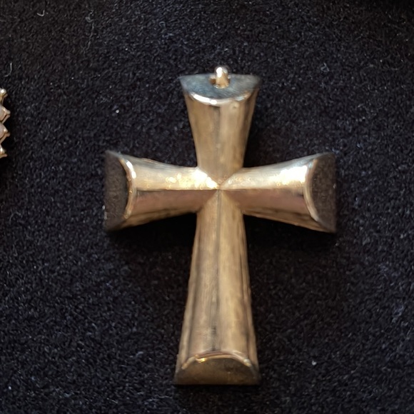 Vintage brushed gold large cross necklace pendant - Picture 4 of 6